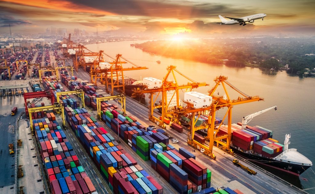 Navigating Complex International Regulations – The Expertise of Modern Logistics Services